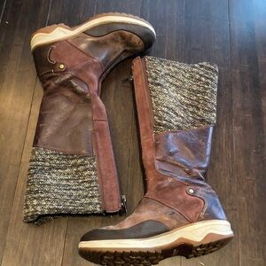 Merrell tall brown leather boots. Front zip. Warm!